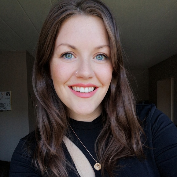 Meet your Posher, Roxanne - Picture 1 of 1